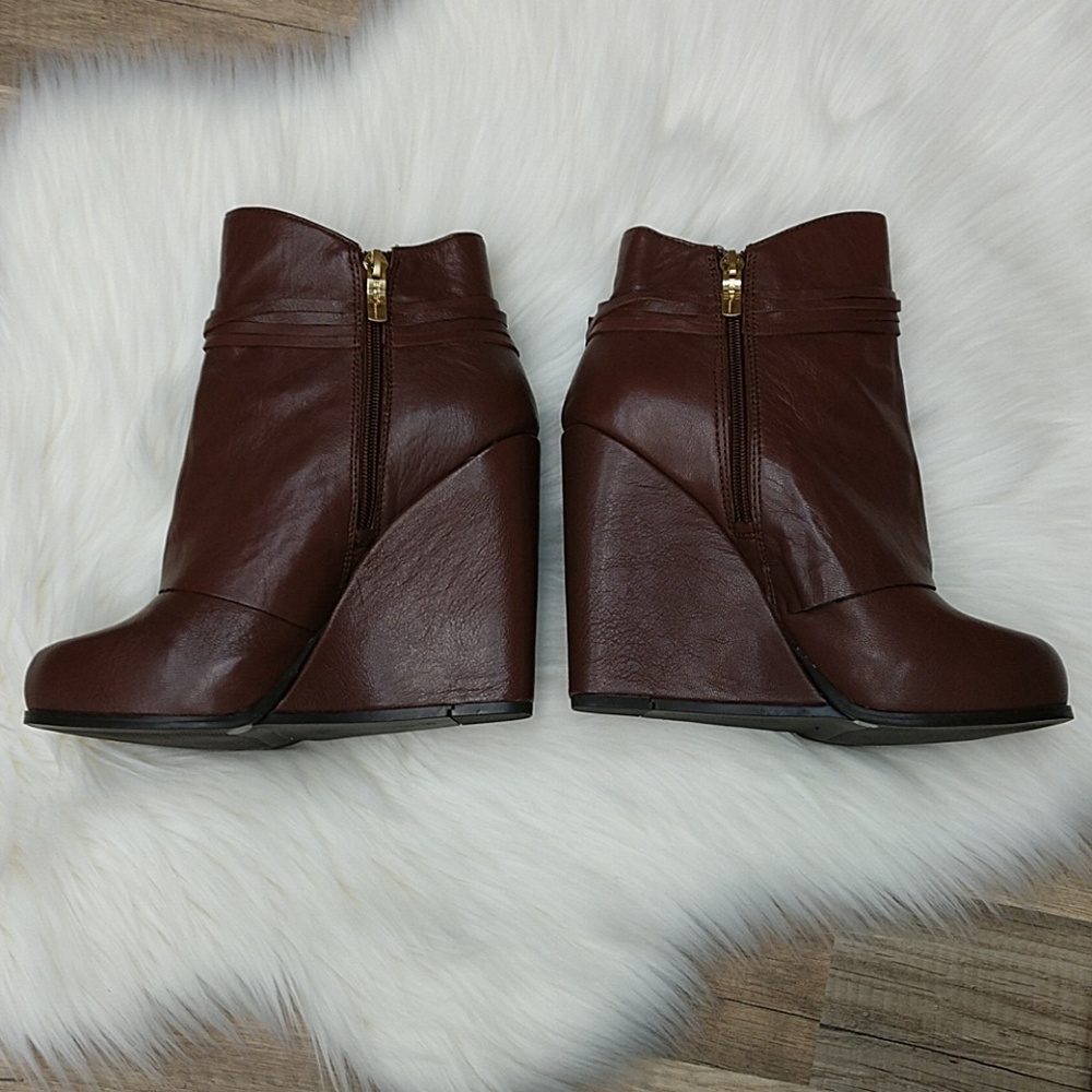 *NEW* BCBG Ankle Wedge Bootie - Picture 6 of 8